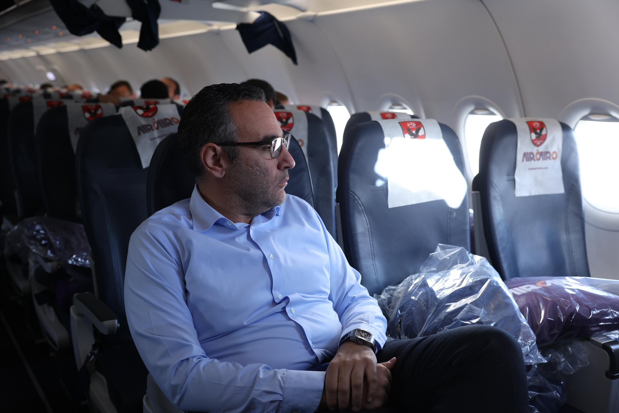 محمد الدماطي في الطائرة