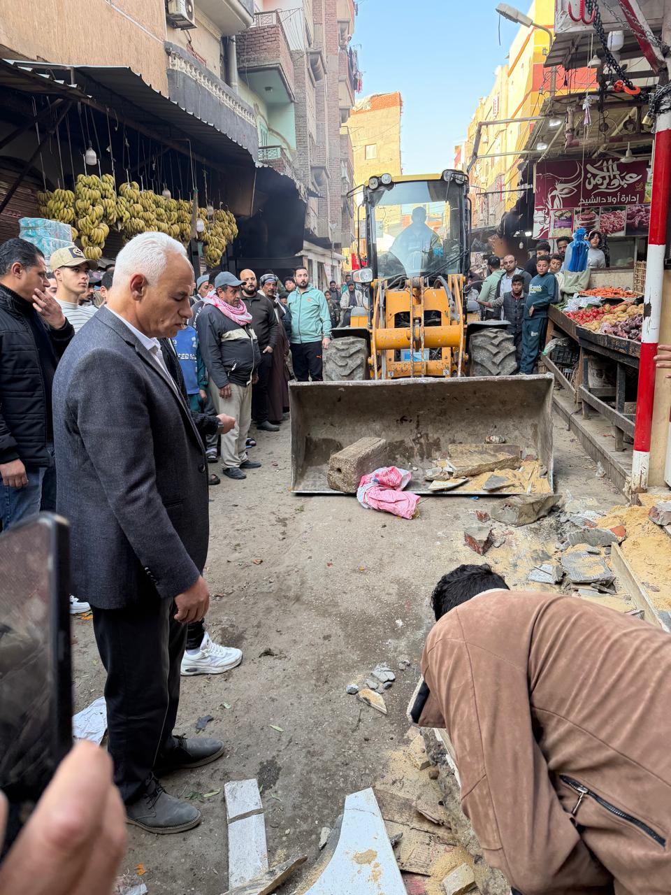 رئيس مدينة القنطرة غرب أثناء الحملة رئيس مدينة القنطرة غرب أثناء الحملة