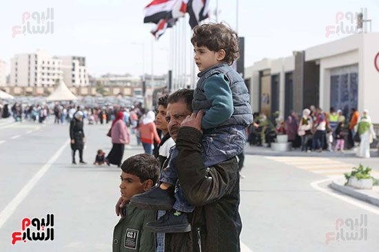 براءة الاطفال فوق الاكتاف