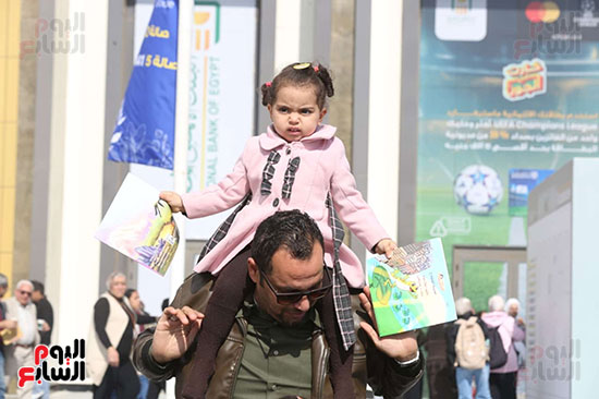 مشهد انساني مليء بالحنان