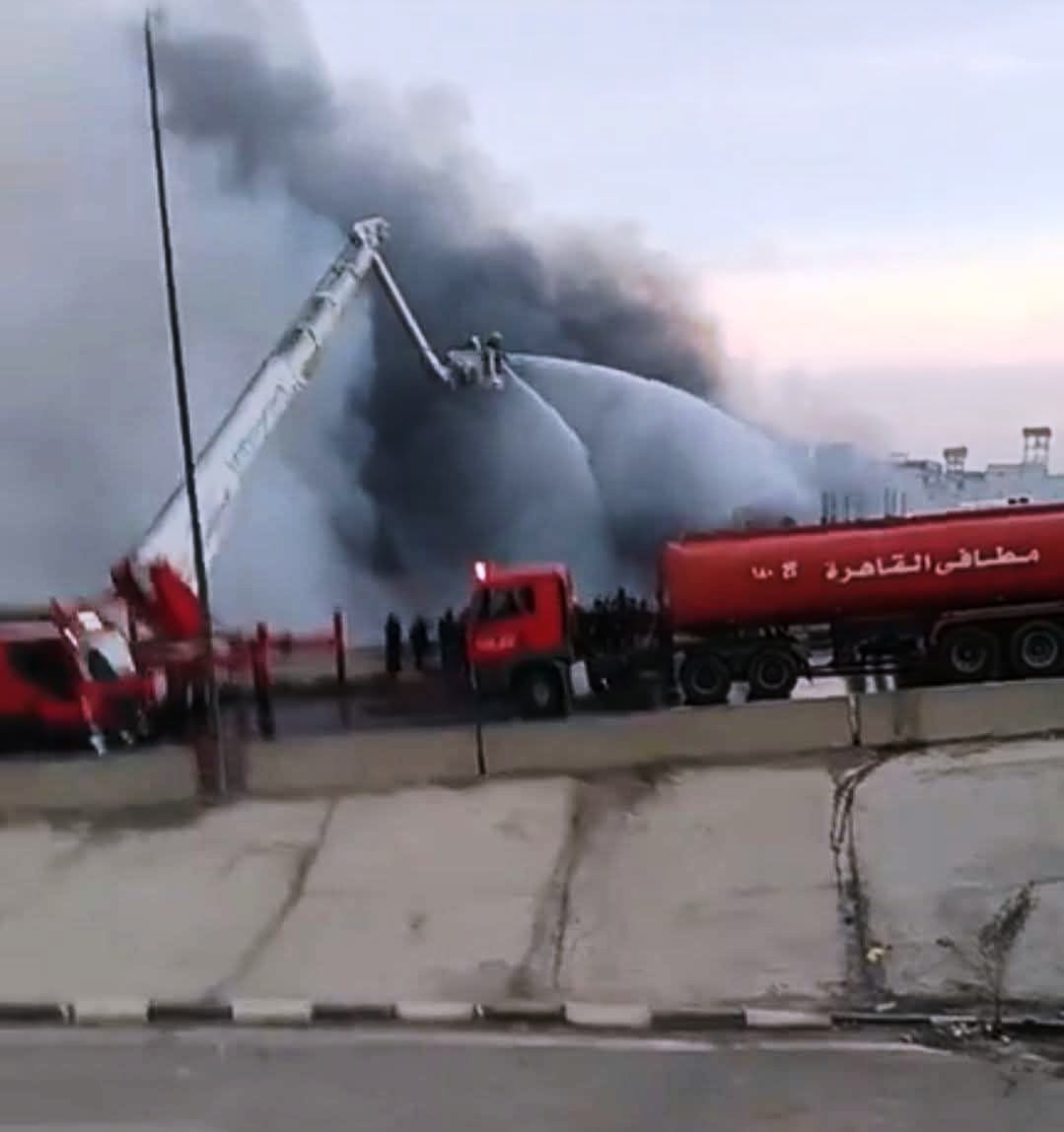 إخماد حريق داخل 3 منازل فى منشأة ناصر (5)