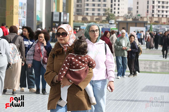 الاطفال في حضن امهاتهم امان الدنيا