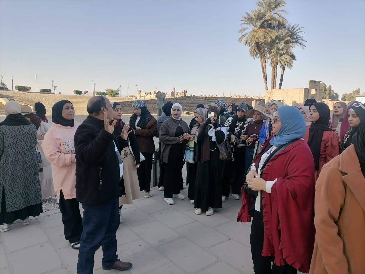 جولات لـ110 فتاة من المحافظات الحدودية بمعبد الأقصر ضمن مشروع أهل مصر