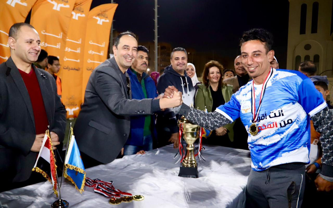 مدير صندوق مكافحة الإدمان يشارك المتعافين وأسرهم  احتفالات رأس السنة ضمن برامج الحماية