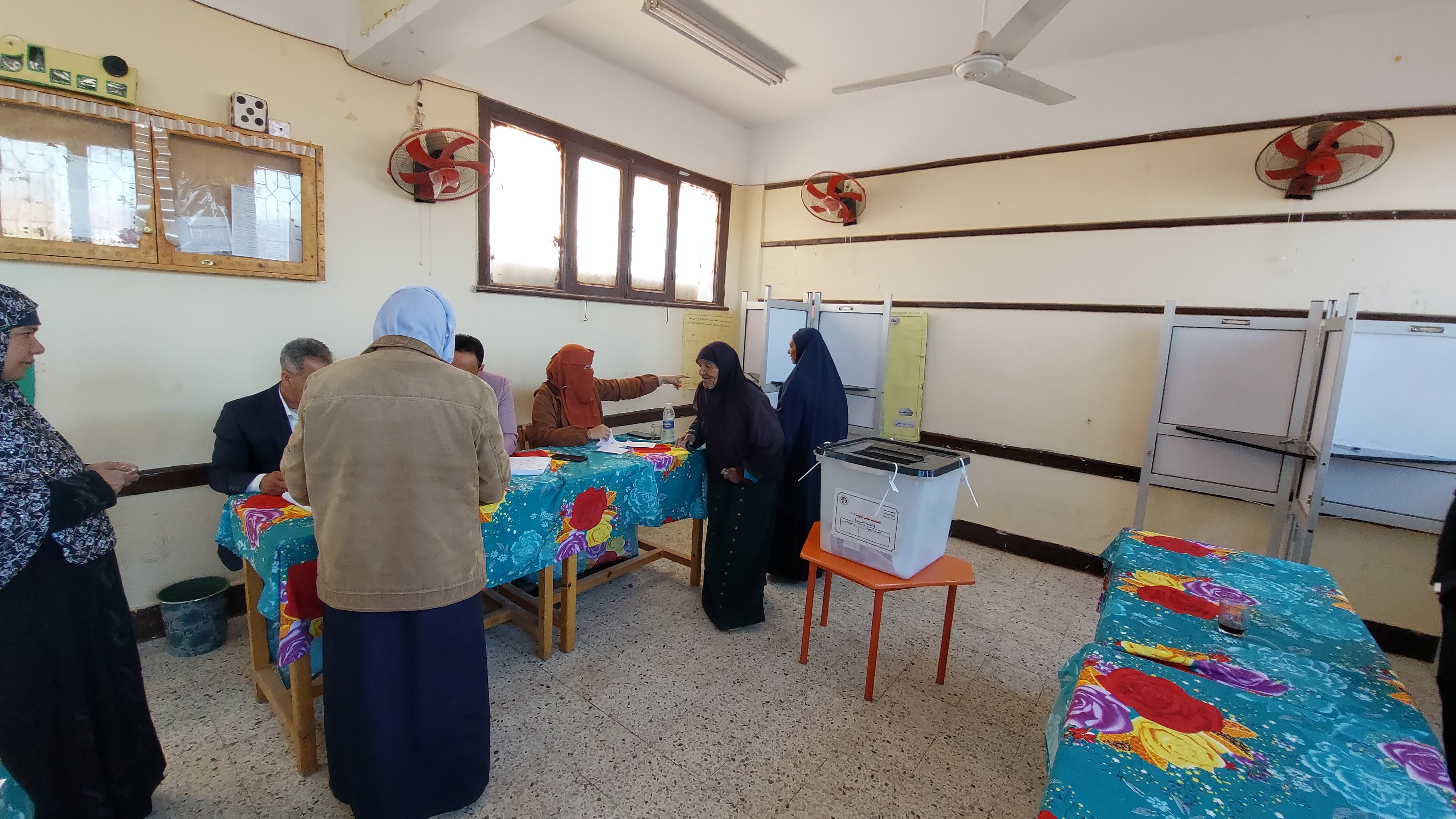 الانتخابات البرلمانية في مركز بلاط 