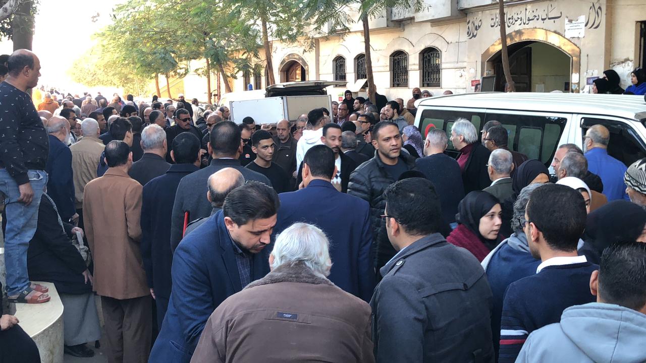 العشرات يشيعون جنازة والد الشاعر عمرو حسن حما الفناة غادة رجب بطنطا (2)