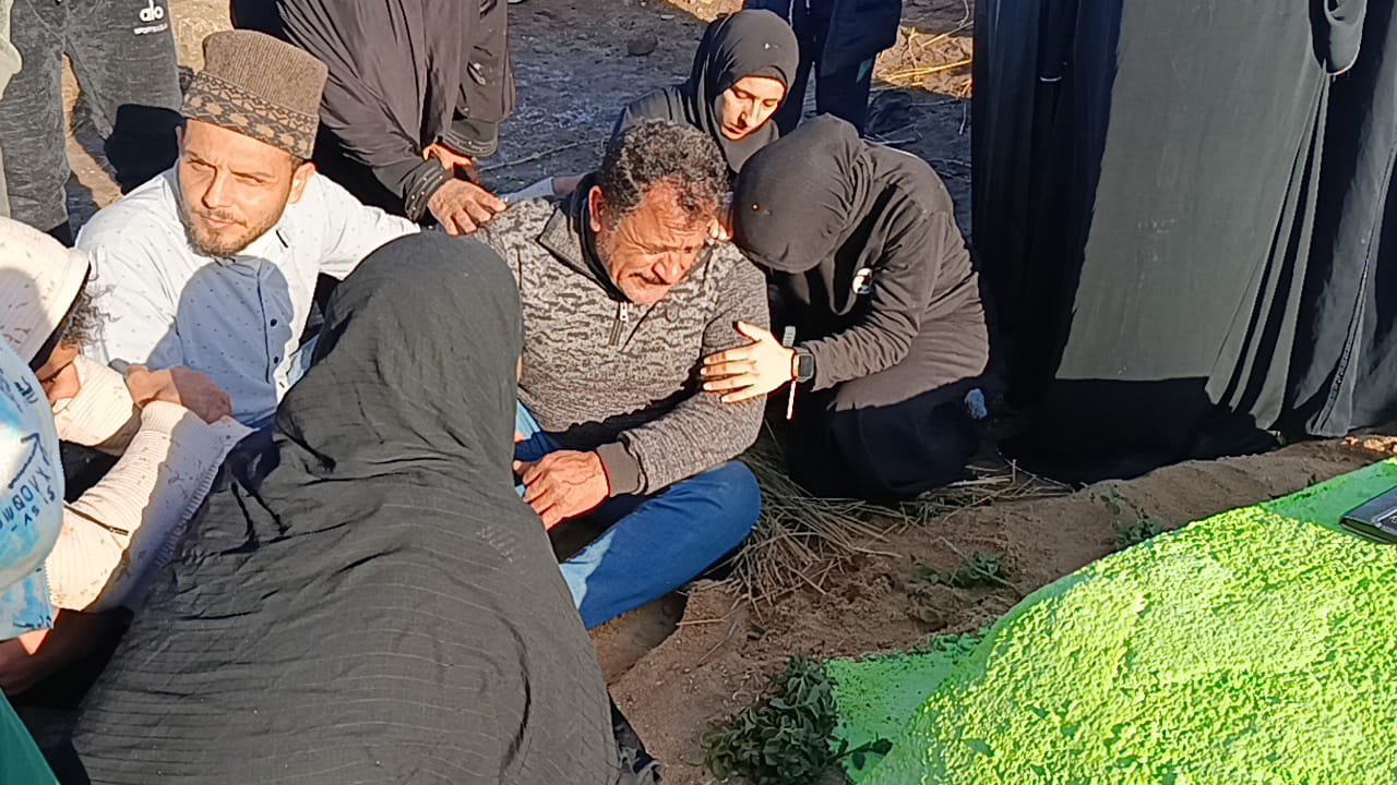 انهيار والد محمد سمك