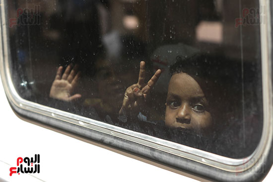 قطار عودة السودانيين طواعية ينطلق من محطة مصر إلى أسوان (19)