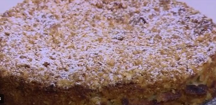 كيكة التفاح مع الكرامبل