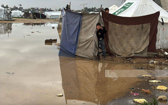 الخيام غارقة فى مياه الأمطار والصرف الصحى الخيام غارقة فى مياه الأمطار والصرف الصحى