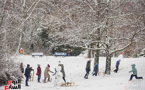 حدائق برلين تتزين بالثلج وحضور كبير من السكان