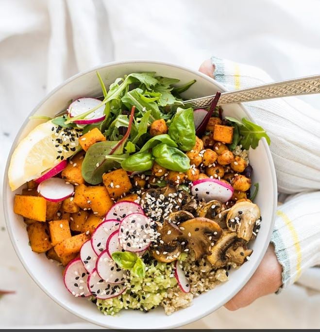 اطباق صحية تعتمد على الحبوب مع البروتين