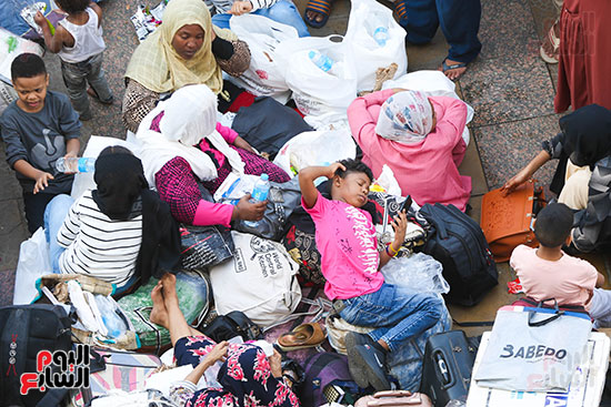 قطار عودة السودانيين طواعية ينطلق من محطة مصر إلى أسوان (3)