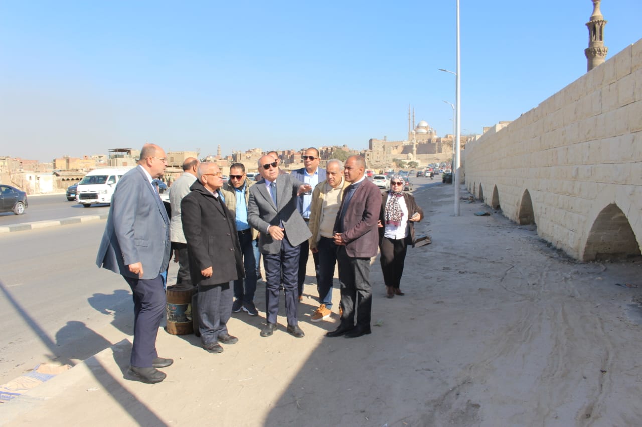 محافظ القاهرة يتفقد أعمال ترميم سور مجرى العيون وميدان السيدة عائشة محافظ القاهرة يتفقد أعمال ترميم سور مجرى العيون وميدان السيدة عائشة
