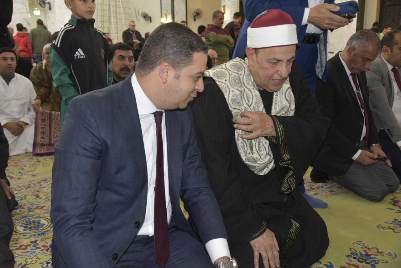 نائب للمحافظ والشيخ