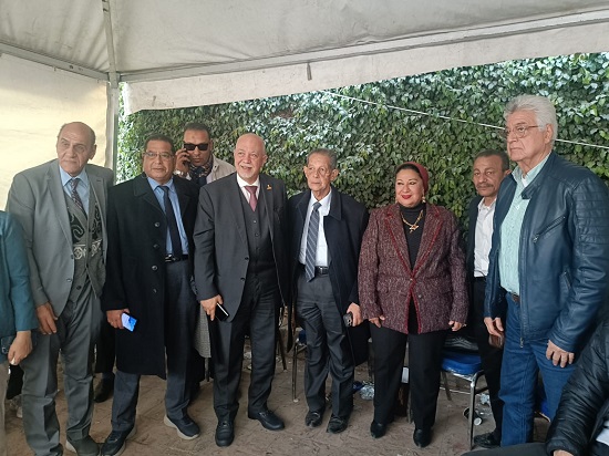 حازم الجندى ولفيف من أعضاء الحزب (1)