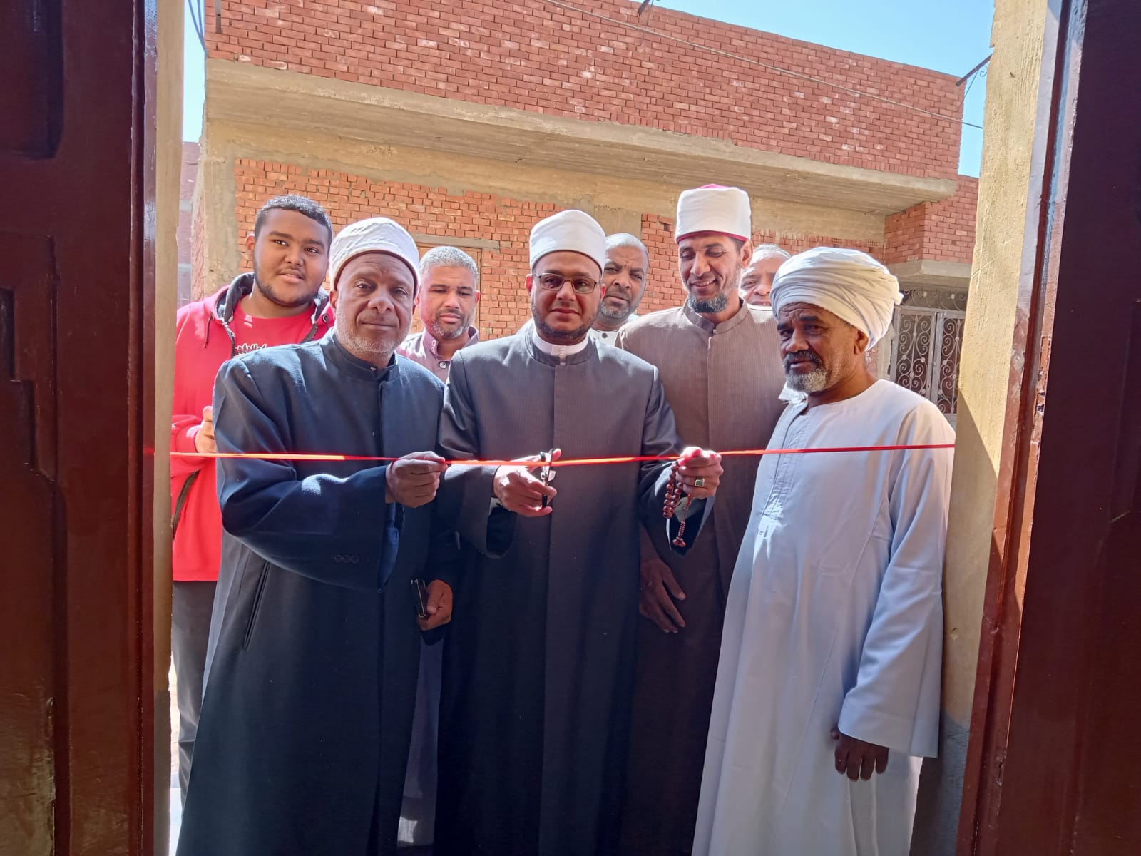 جانب من الافتتاح جانب من الافتتاح