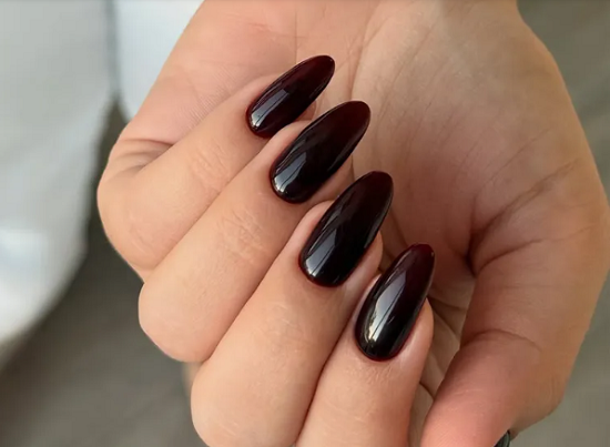 لون الكريز المظلم