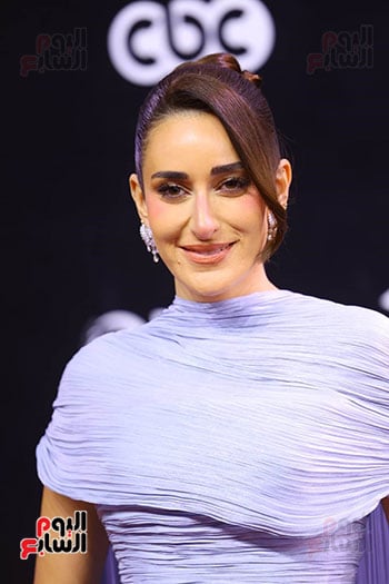 أمينة خليل (2)