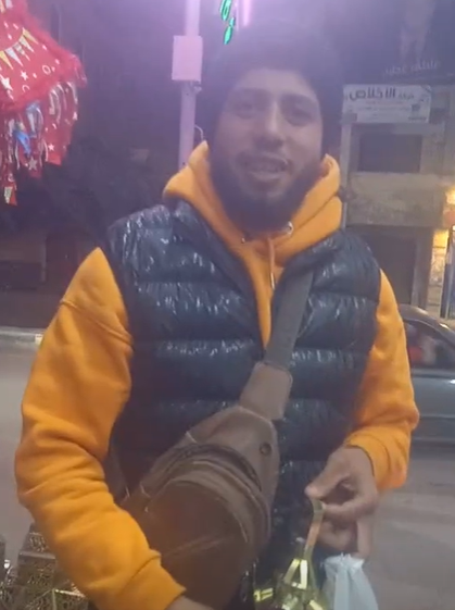 شاب يشتري فانوس لنجلته ب 35 جنيه