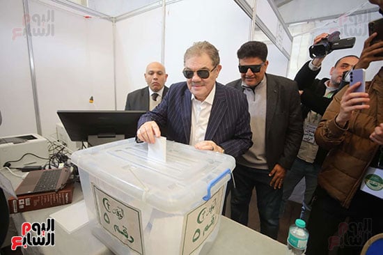 السيد البدوي يدلي بصوتة