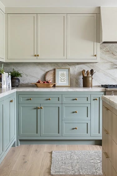 اللون الاخضر الفاتح