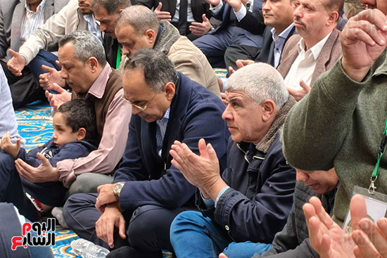 الناخبين أثناء الصلاة (2)