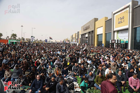 استعدادات المصلين لأداء صلاة الجمعة