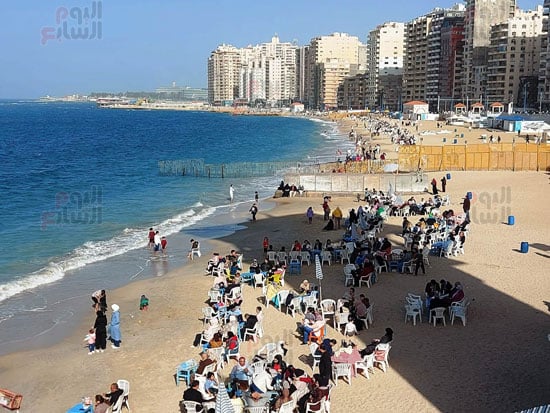 الشواطئ-فى-أجازة-نصف-العام_1 الشواطئ-فى-أجازة-نصف-العام_1