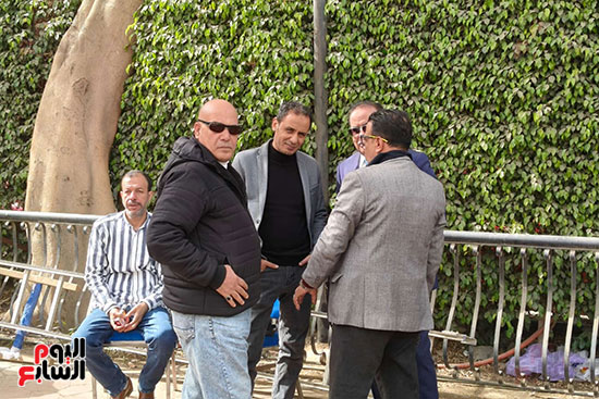 كابتن طارق السيد أثناء تعليق الانتخابت للصلاة كابتن طارق السيد أثناء تعليق الانتخابت للصلاة