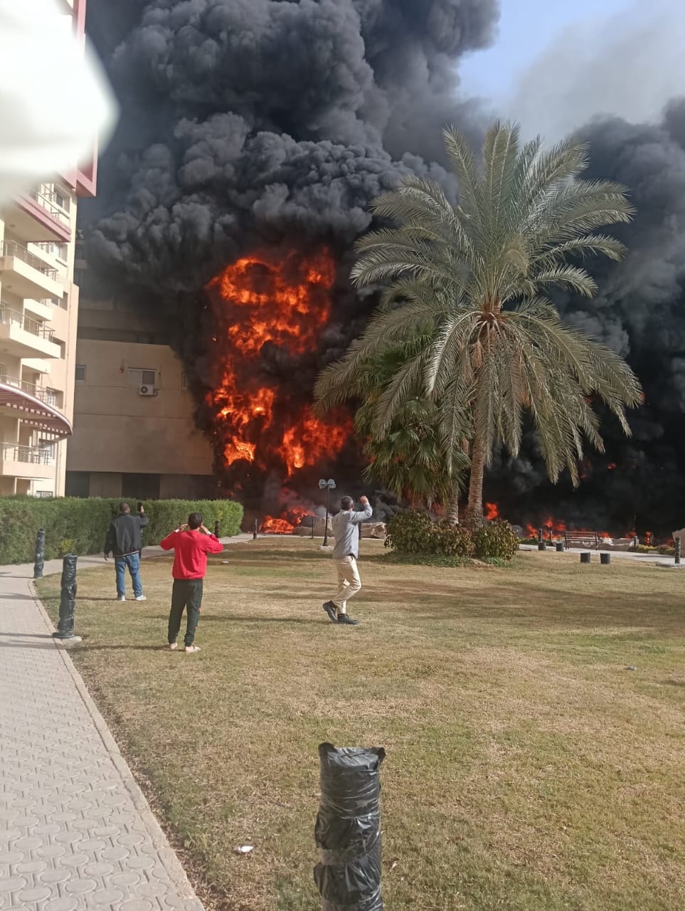 اندلاع حريق في متجر جملة باحدى قرى الساحل الشمالي اندلاع حريق في متجر جملة باحدى قرى الساحل الشمالي