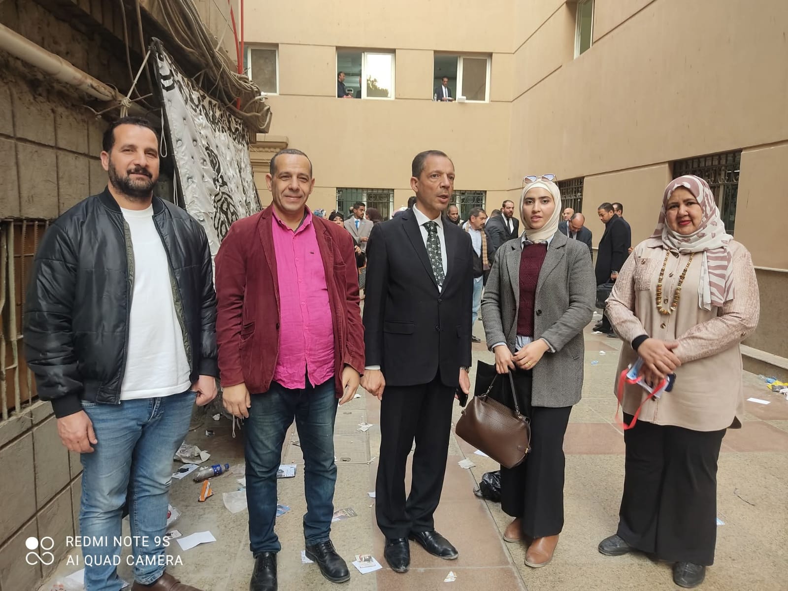 د محمد ثروت أثناء متابعة الانتخابات