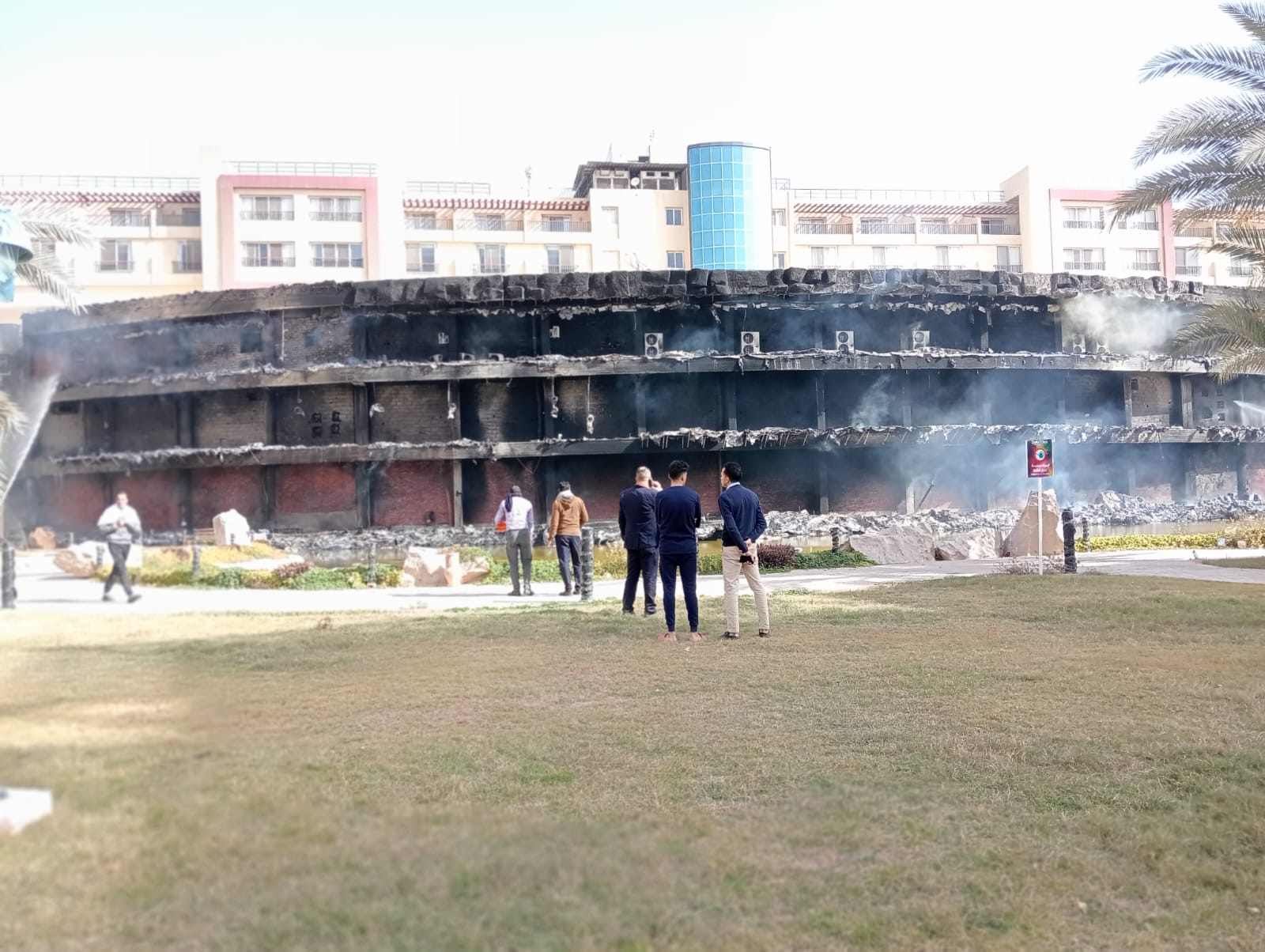 السيطرة على حريق باحدى قرى الساحل الشمالي السيطرة على حريق باحدى قرى الساحل الشمالي