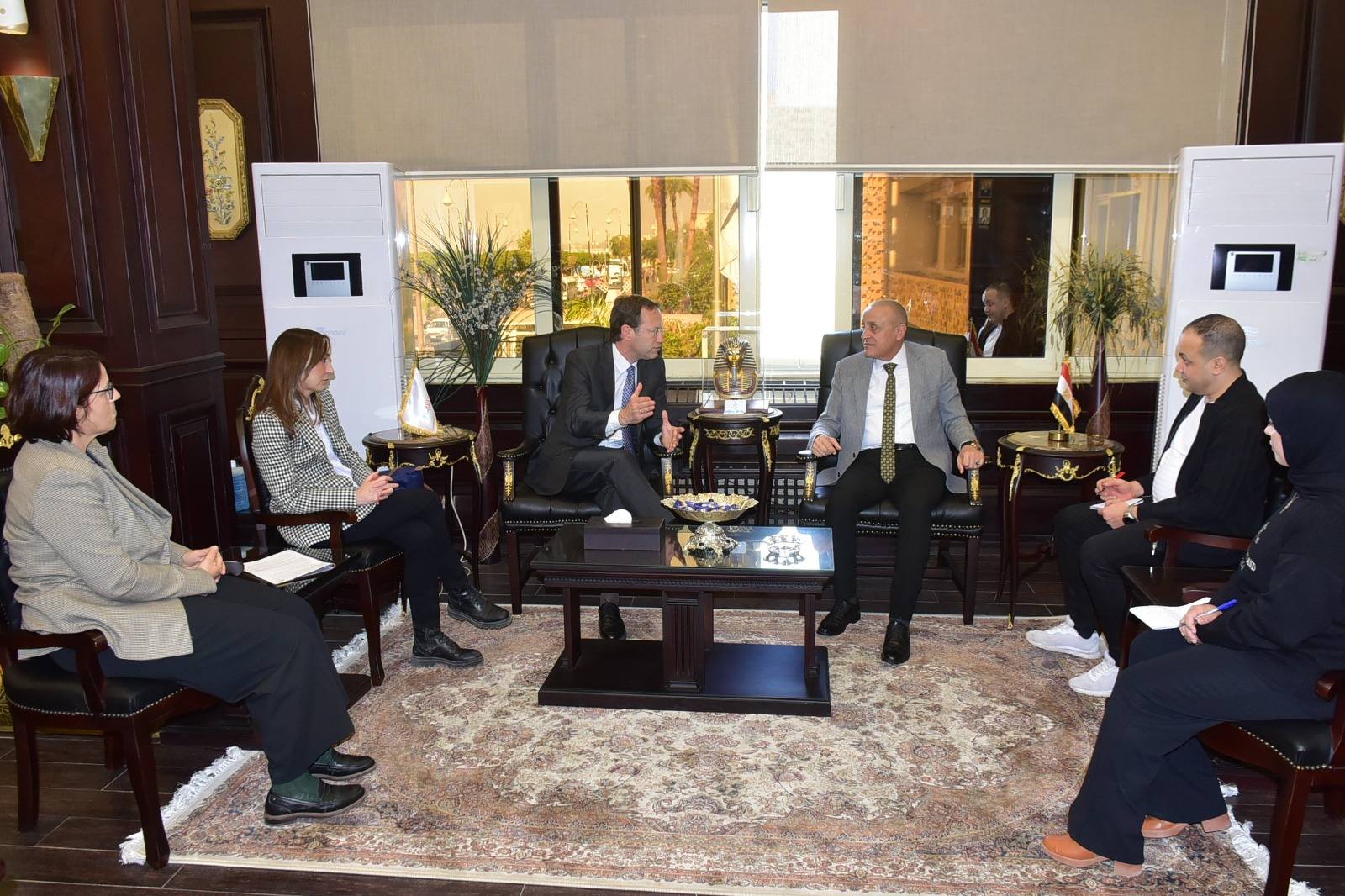 محافظ الأقصر يستقبل السفير الاسباني لبحث سبل تعزيز تدفق السياح الأسبان