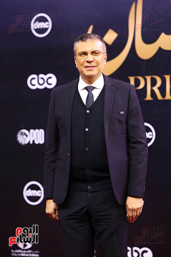 الإعلامي عمرو الليثي على ريد كاربت حفل المتحدة الإعلامي عمرو الليثي على ريد كاربت حفل المتحدة