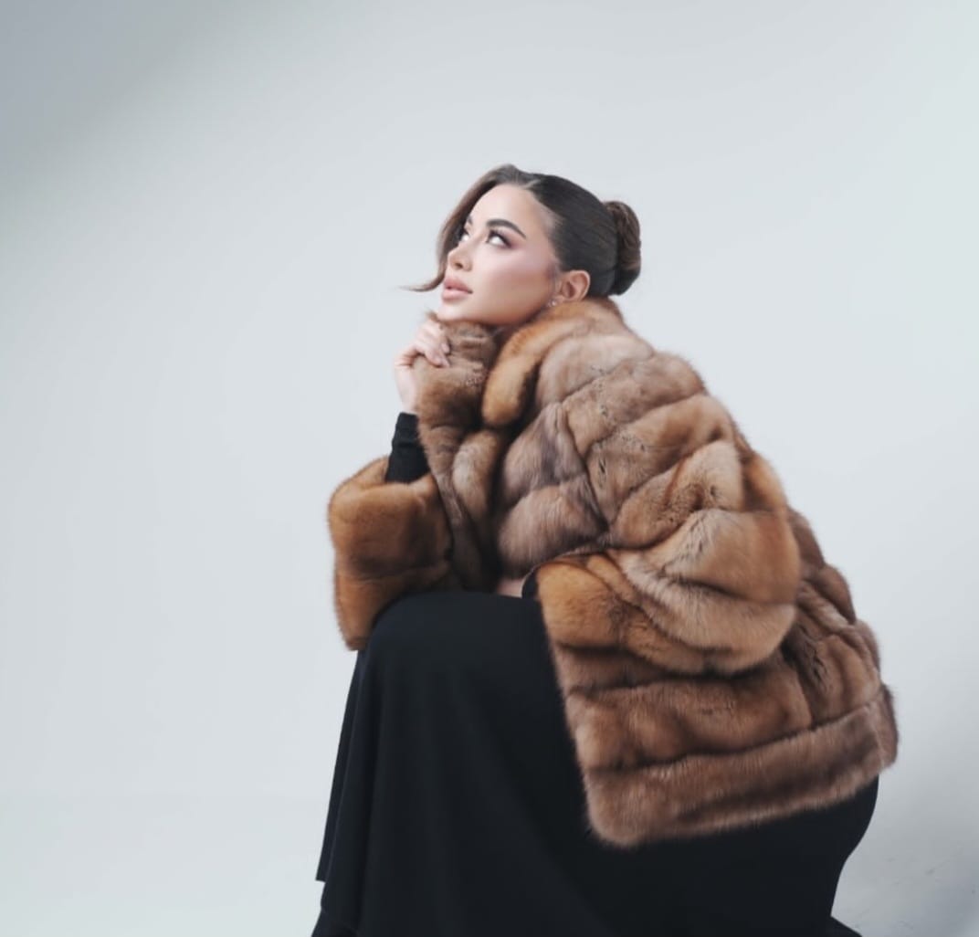 اطلالة يارا السكرى