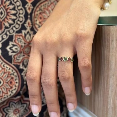 خاتم من الاحجار الكريمة