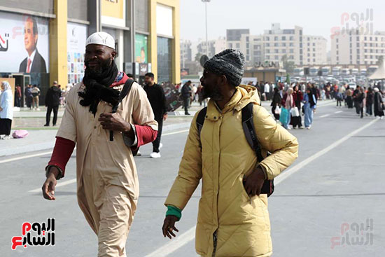 زحام شديد على بوابات معرض القاهرة الدولى للكتاب (7)