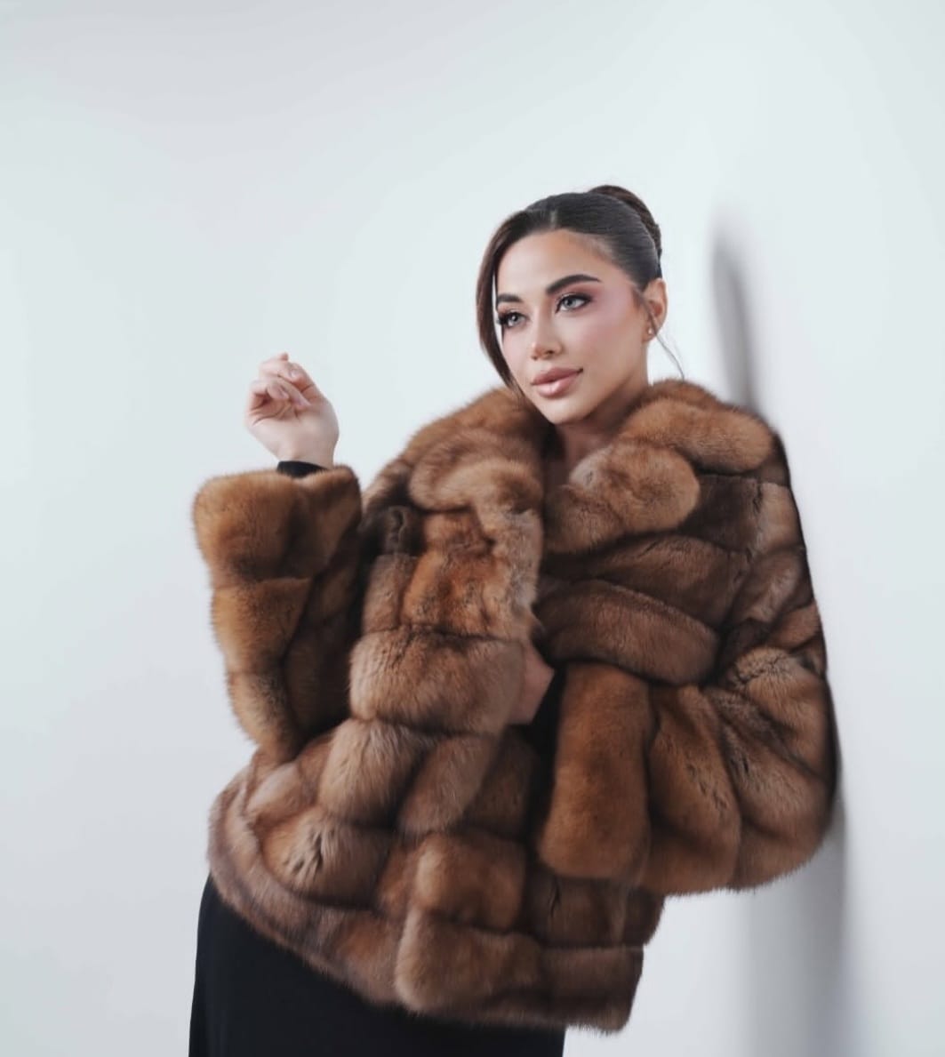 اطلالة النجمة يارا السكرى