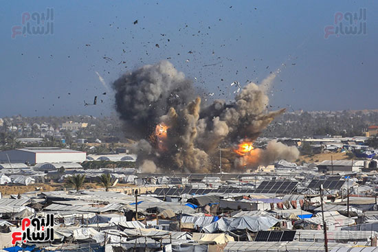 غارات على خيام النازحين غارات على خيام النازحين