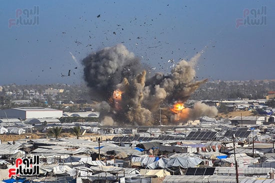 غارات على خيام النازحين
