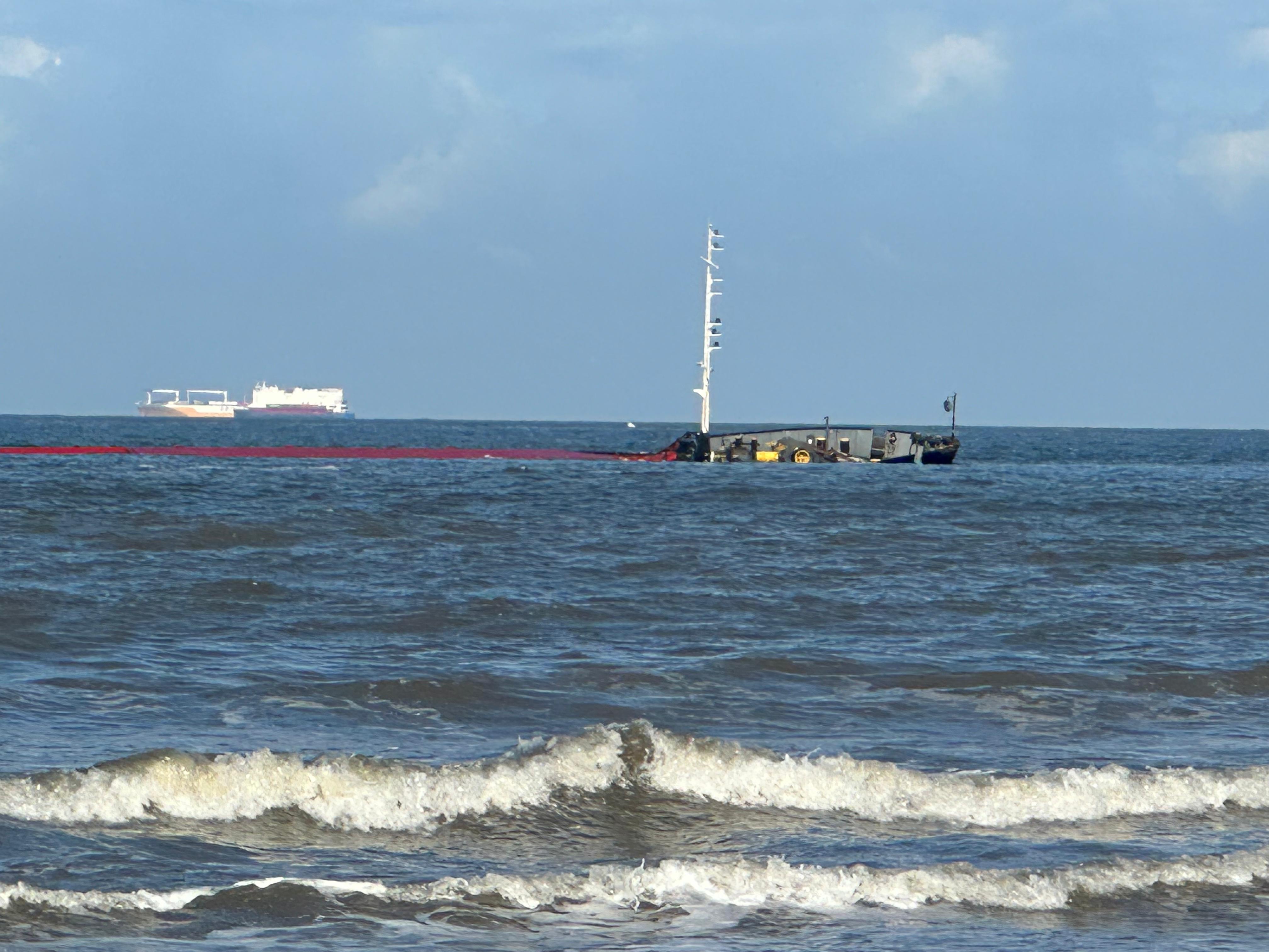 السفينة بعد هدوء الامواج