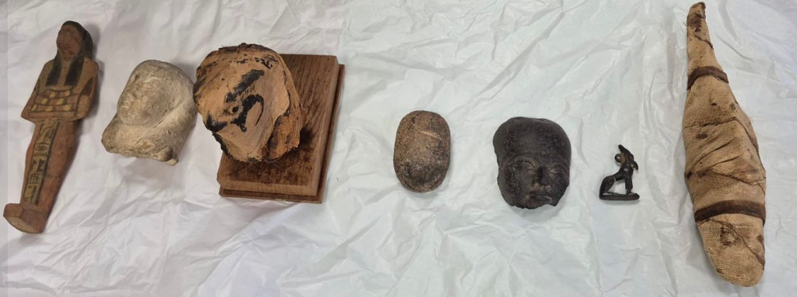 قطع أثرية مستردة