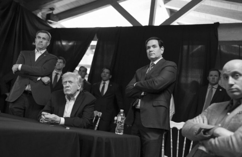 صورة ترامب أثناء عملية اعتقال مادورو