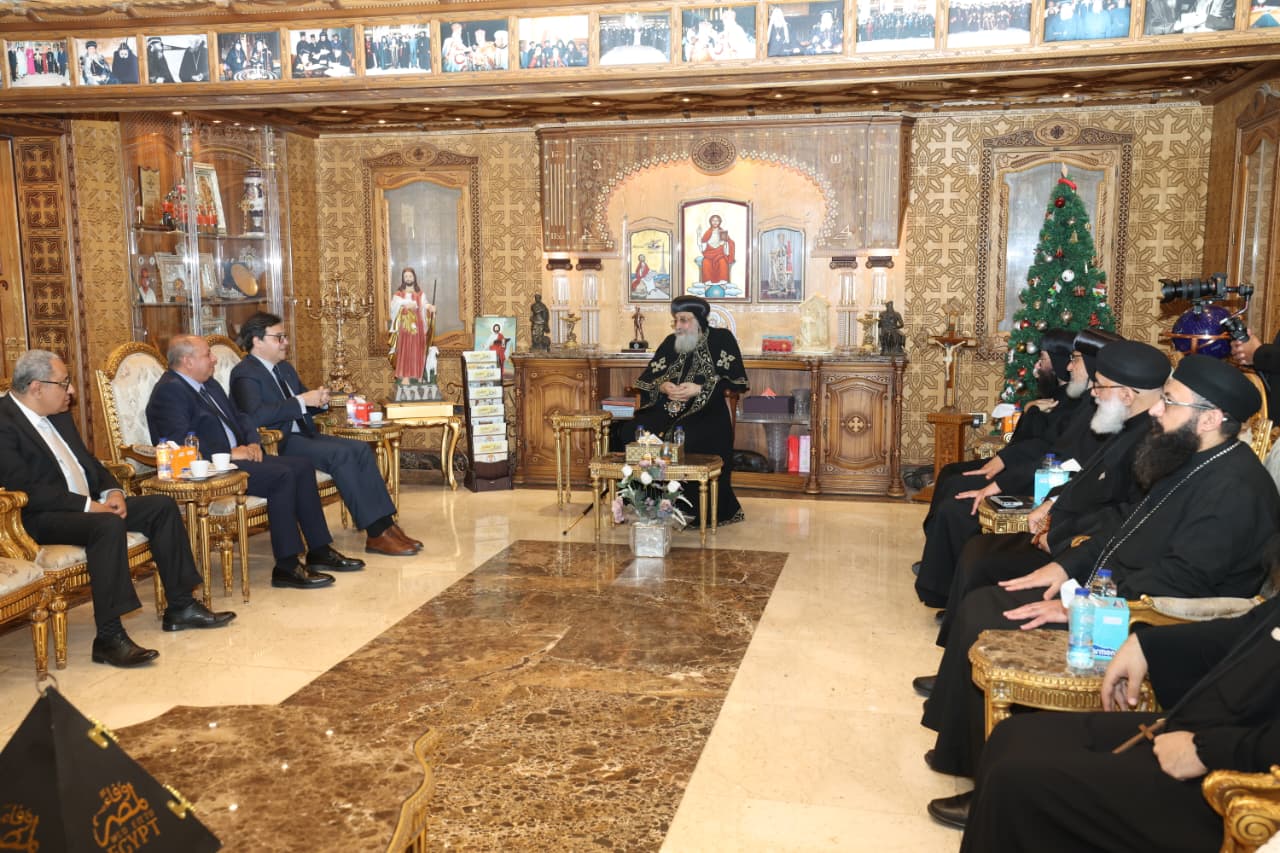 البابا ووزير الثقافة