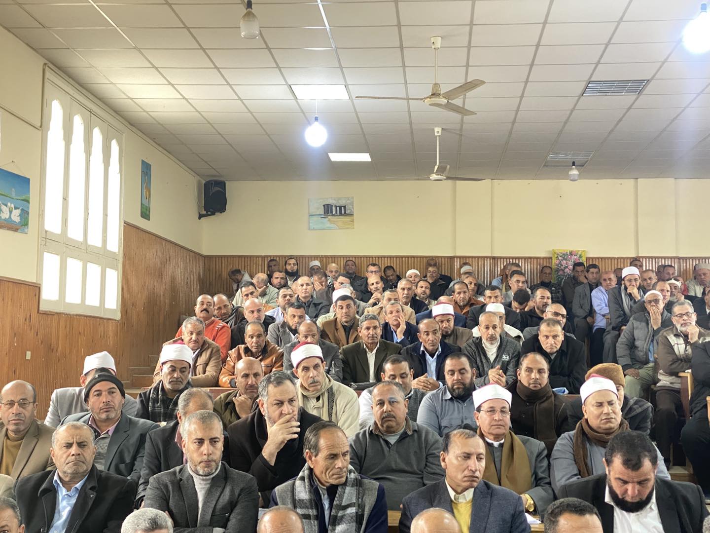 الحضور من مديري المعاهد خلال الاستعدادات لعقد امتحانات النقل الحضور من مديري المعاهد خلال الاستعدادات لعقد امتحانات النقل