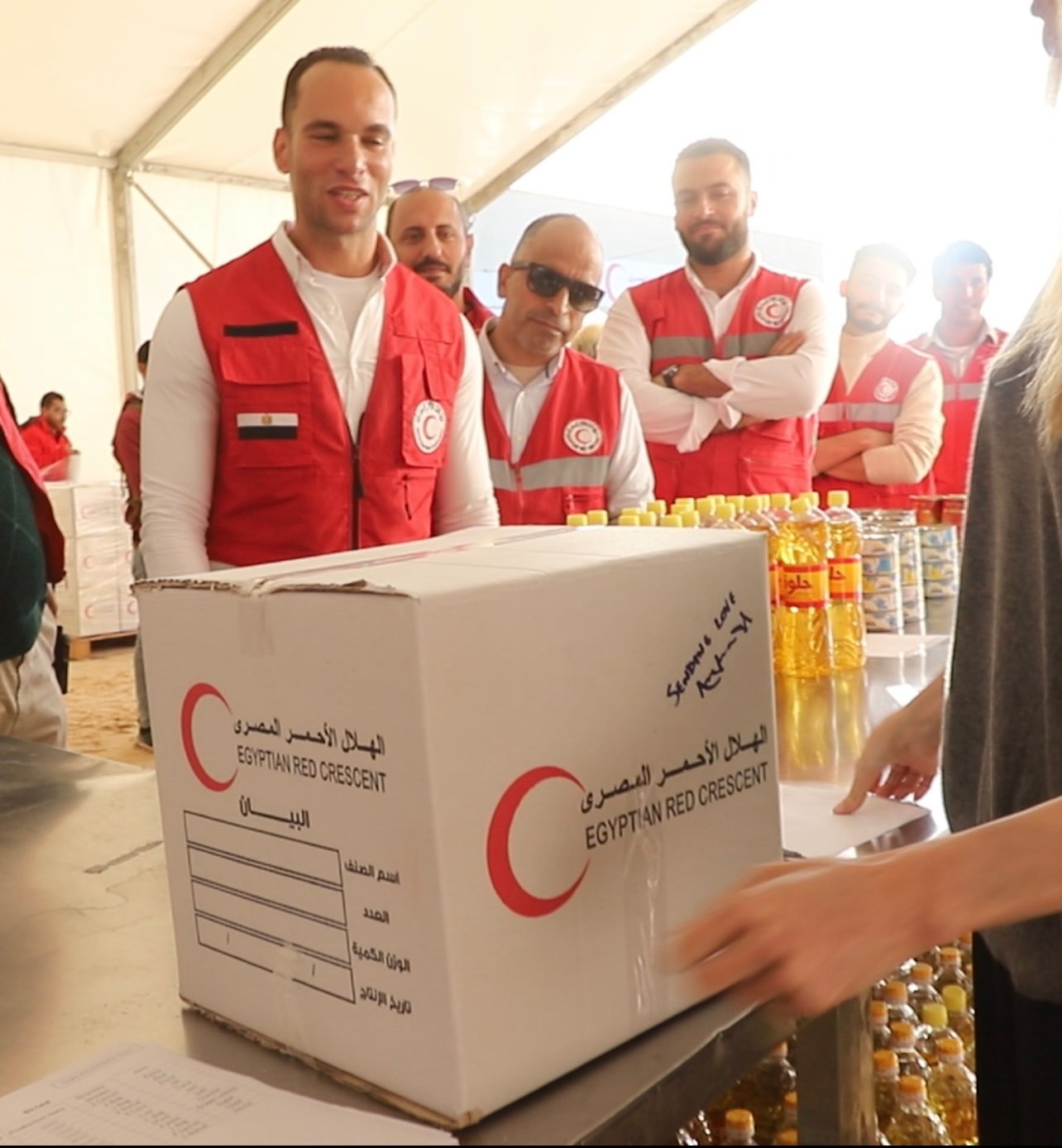 امضاء انجلينا جولي اعلي السله الغذائية 