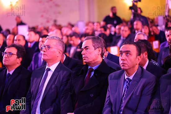 وزير البترول والثقافة خلال التهنئة بعيد الميلاد