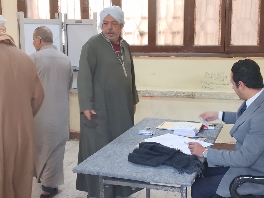 توافد مكثف للناخبين في الوراق وأوسيم