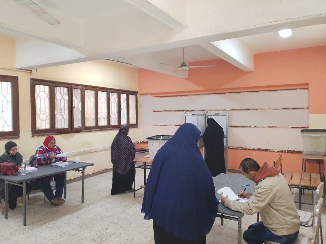 تزايد الإقبال على لجان الوراق وطناش في انتخابات النواب تزايد الإقبال على لجان الوراق وطناش في انتخابات النواب